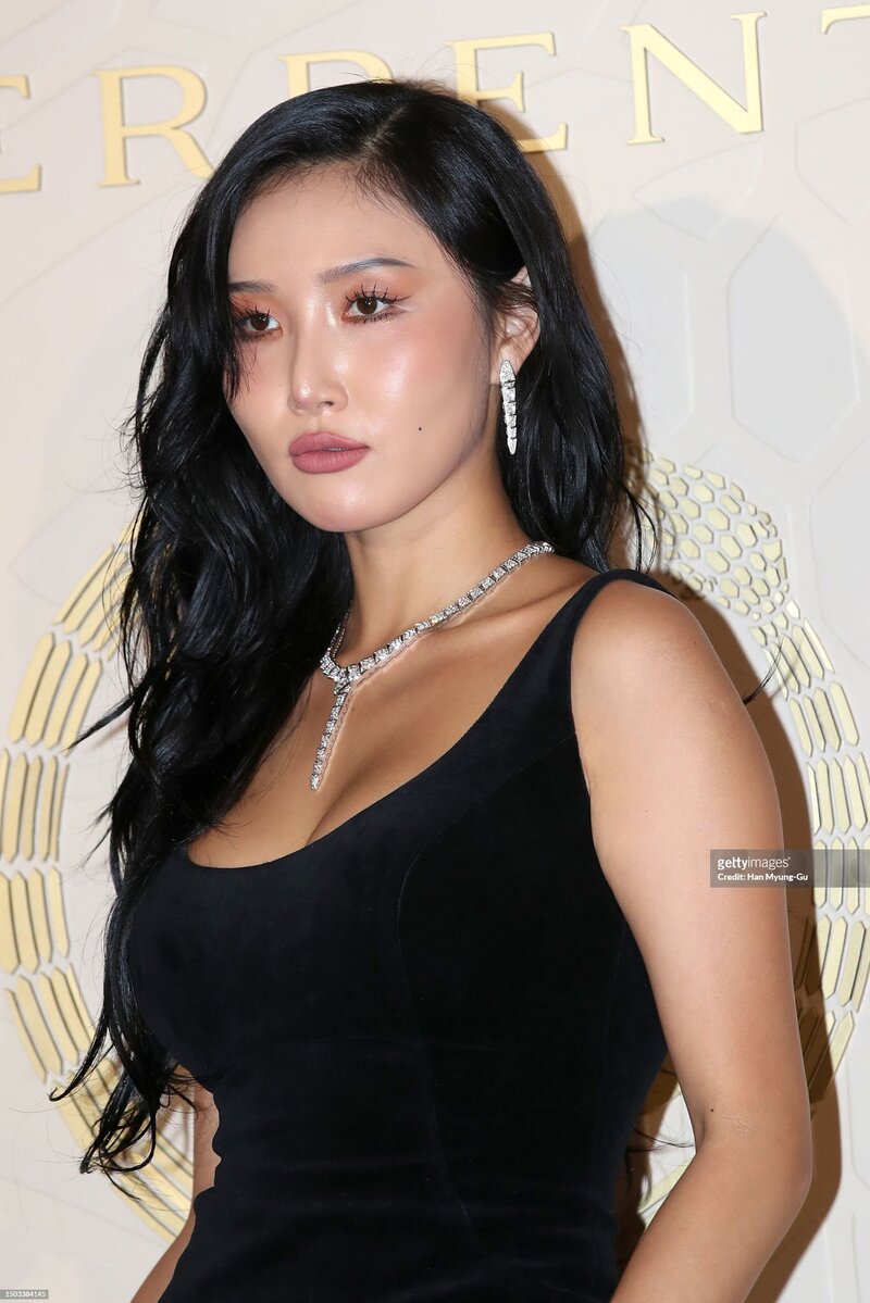 230628 Hwasa at the Bvlgari Serpenti Event in Seoul documents 8