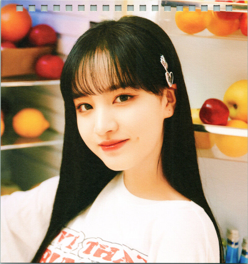 IVE 2023 Season's Greetings (Scans) documents 2