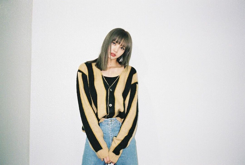 190806 LISA Instagram Update documents 6