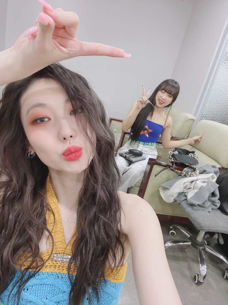 230604 SECRET NUMBER Weverse Update - Dita & Jinny documents 2