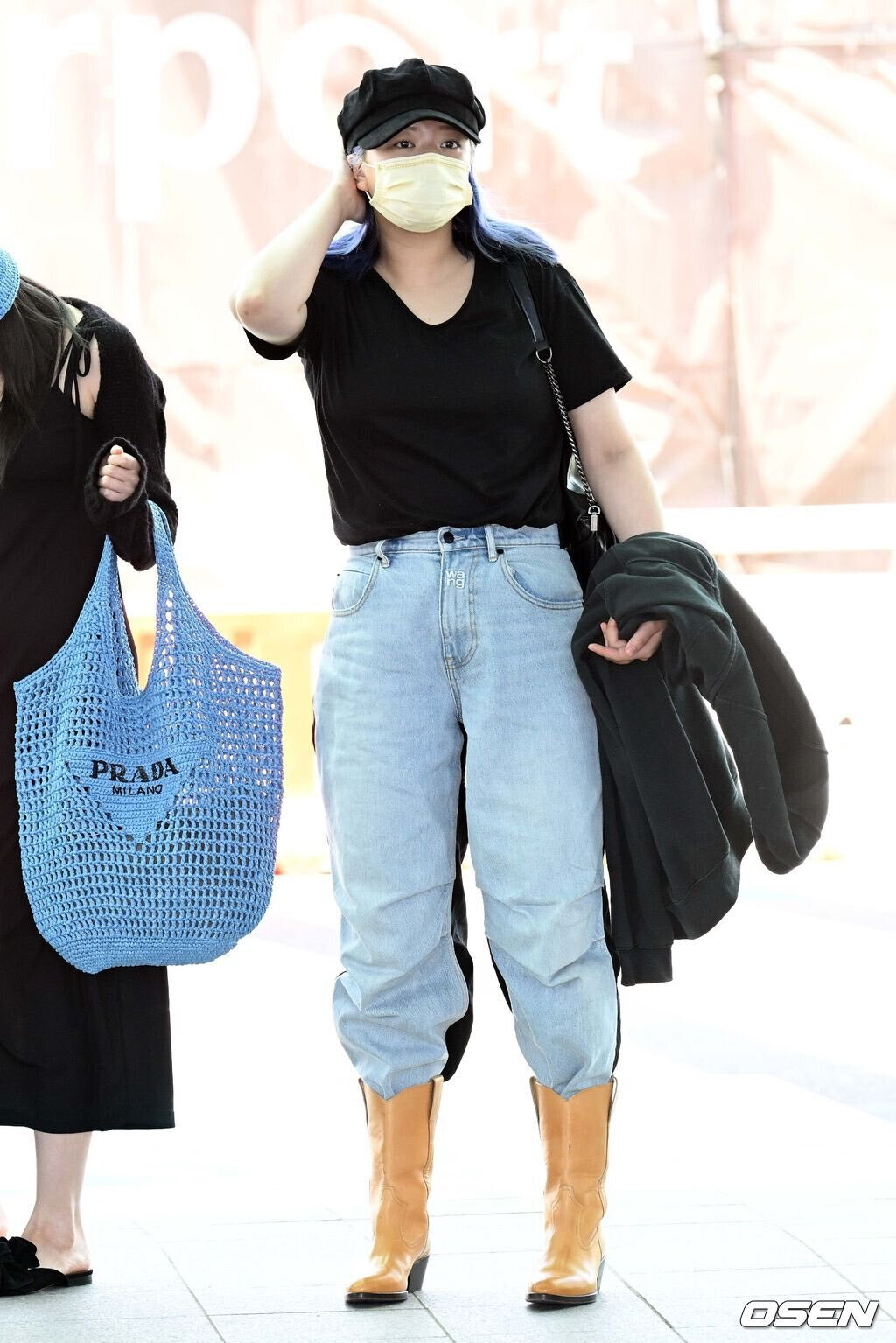 May 12 22 Twice Jeongyeon At Incheon International Airport For Twice Iii In La Kpopping