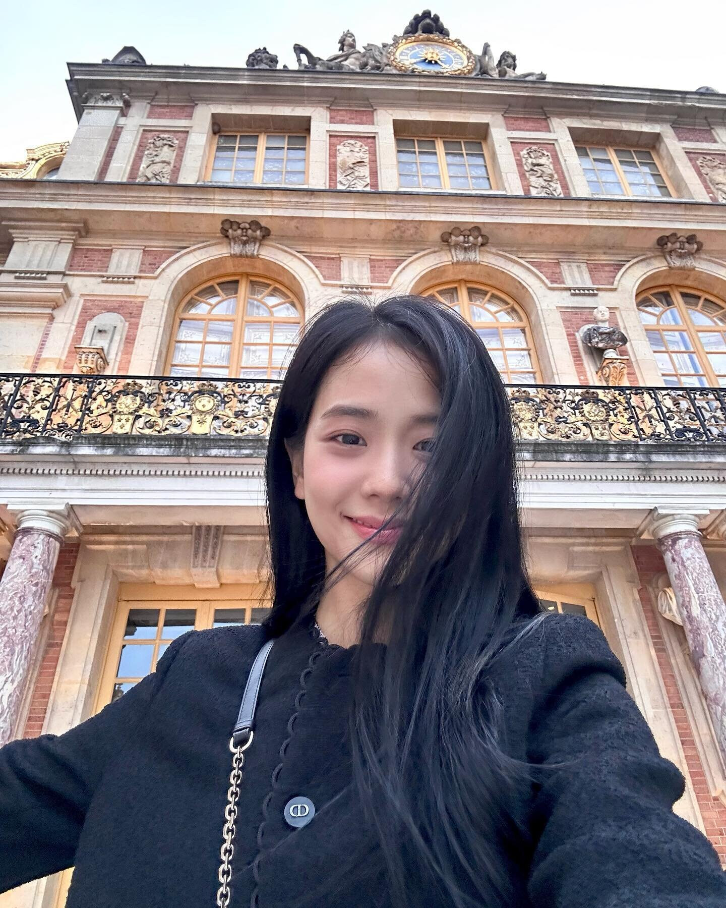 231001 - JISOO Instagram Update | kpopping