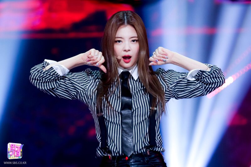 210523 ITZY - 'Sorry Not Sorry' at Inkigayo documents 9