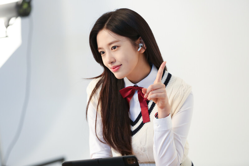 211029 Starship Naver Post - Yujin's MEGAPASS Behind documents 3