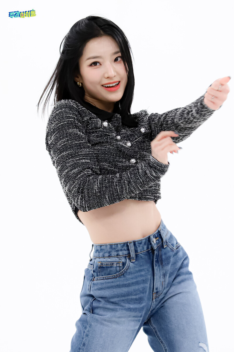220125 MBC Naver Post - fromis_9 at Weekly Idol documents 8