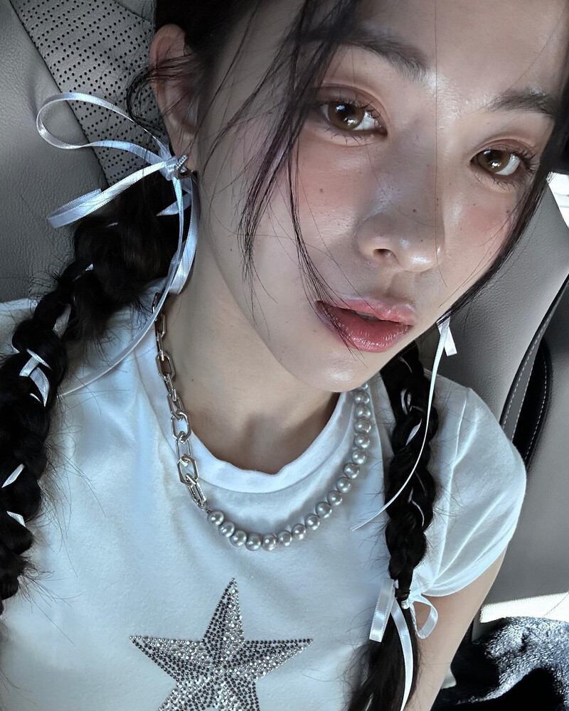 230801 - ITZY Ryujin Instagram Update documents 3