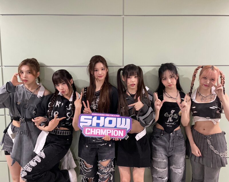 230329 NMIXX SNS Update at Show Champion - 1st Win documents 4