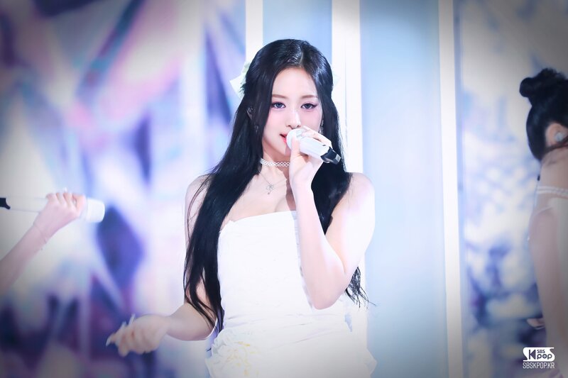 240714 BABYMONSTER Ahyeon - ‘FOREVER’ at Inkigayo documents 2