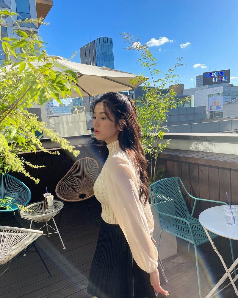 210917 Kwon Eunbi Instagram Update documents 6