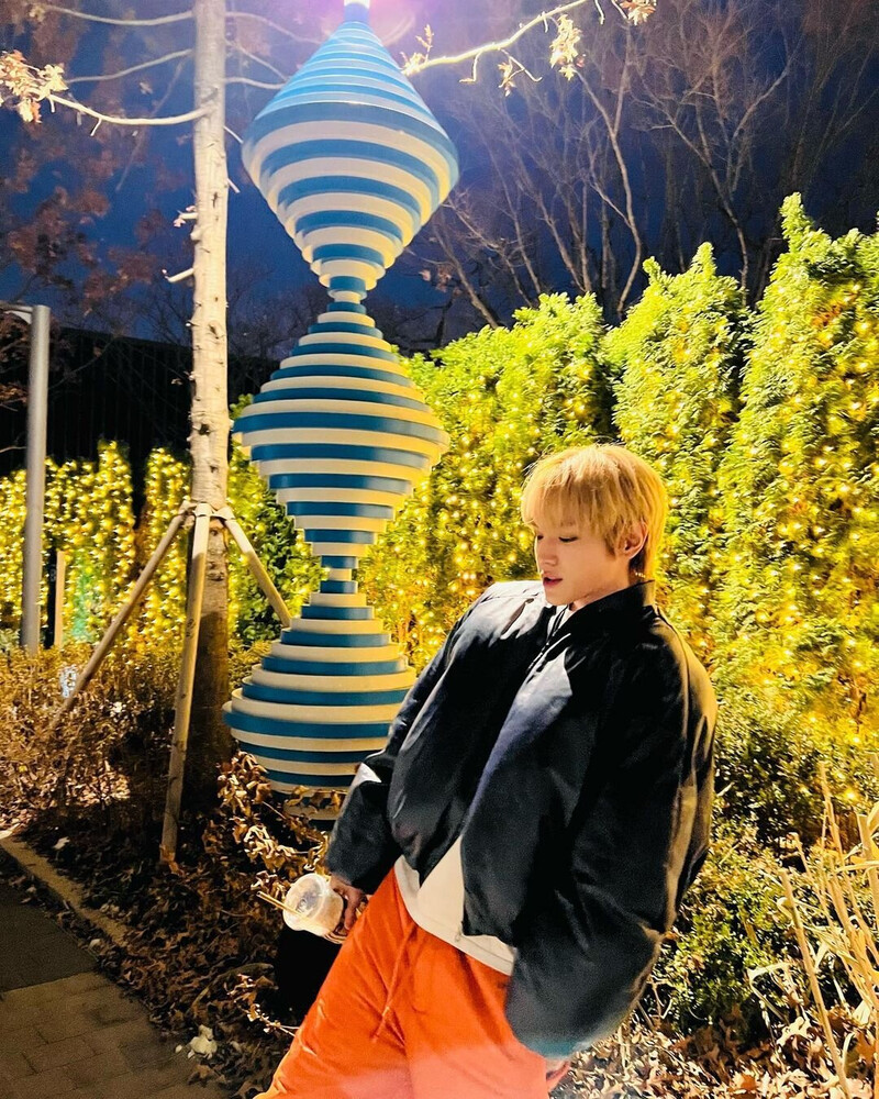 221228 NCT Taeyong Instagram Update documents 8