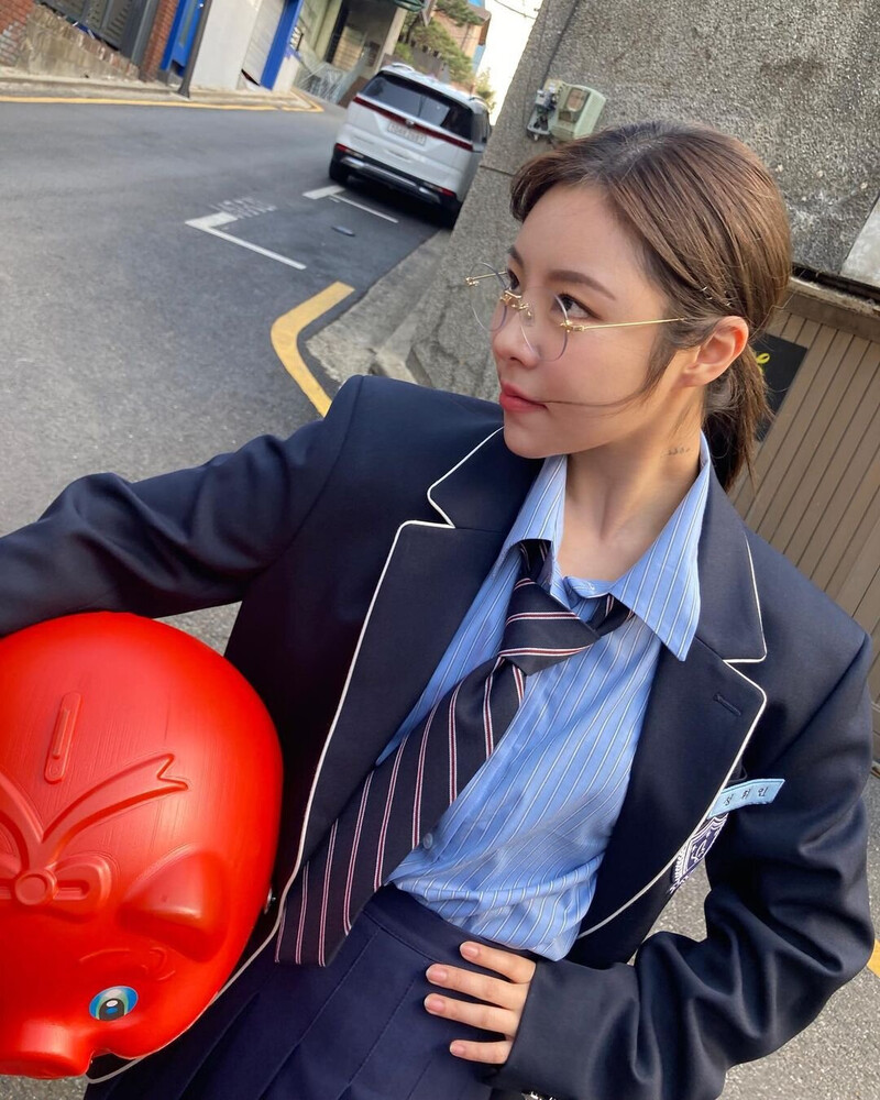 220422 Whee In Staff Instagram Update documents 2