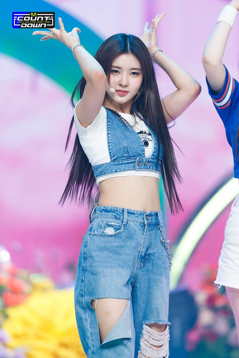 220623 Kep1er - 'UP!' at M Countdown documents 10