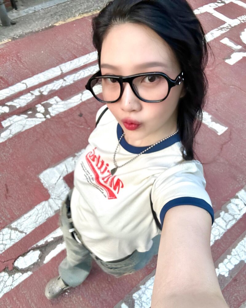 240417 Red Velvet Joy Instagram Update documents 2