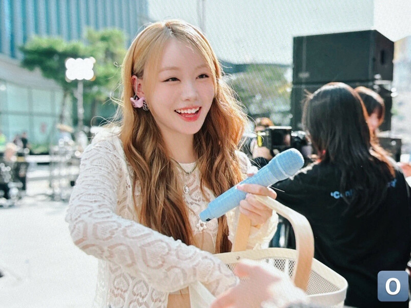 241010 Billlie Suhyeon - 'The Fillin' Live' Busking Event documents 13