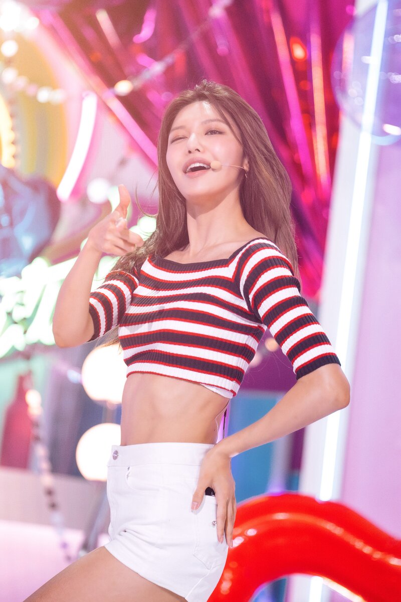 Girls' Generation Sooyoung - 'FOREVER 1' at Inkigayo documents 9