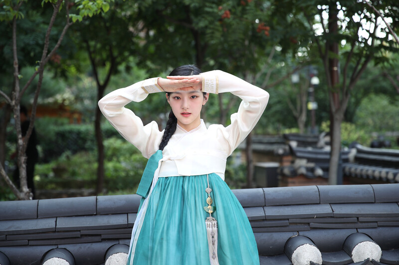 KISS OF LIFE Haneul - 2024 Hanbok Interview Photos by News1 documents 7