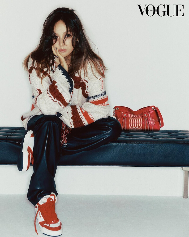 Lee Hyori for to VOGUE Korea magazine. documents 7