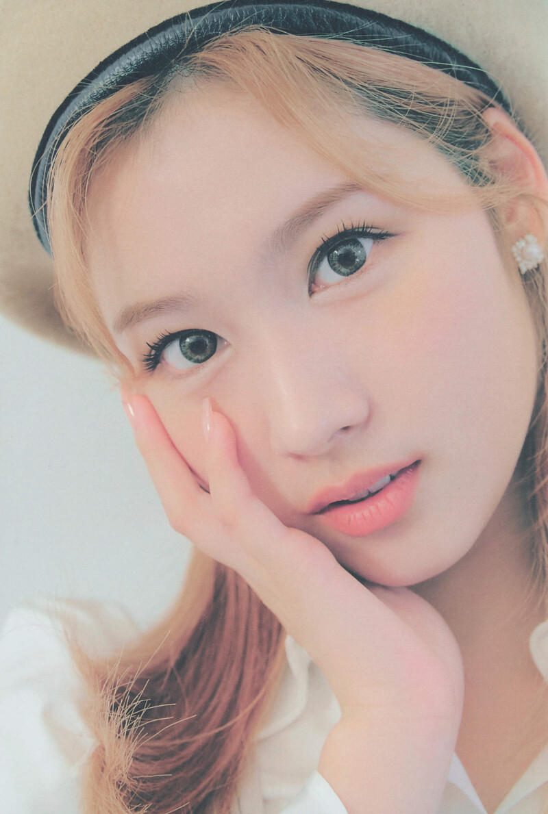 TWICE Season's Greetings 2022 "Letters To You" (Scans) documents 17