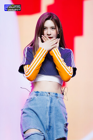 230323 NMIXX Bae - 'Young, Dumb, Stupid' at M COUNTDOWN