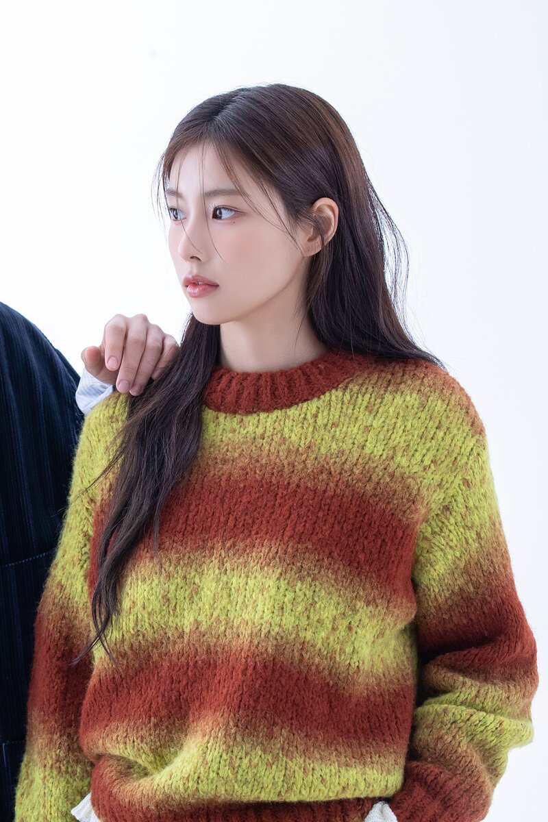 221126 8D Naver Post - Kang Hyewon - Marie Claire Behind documents 10