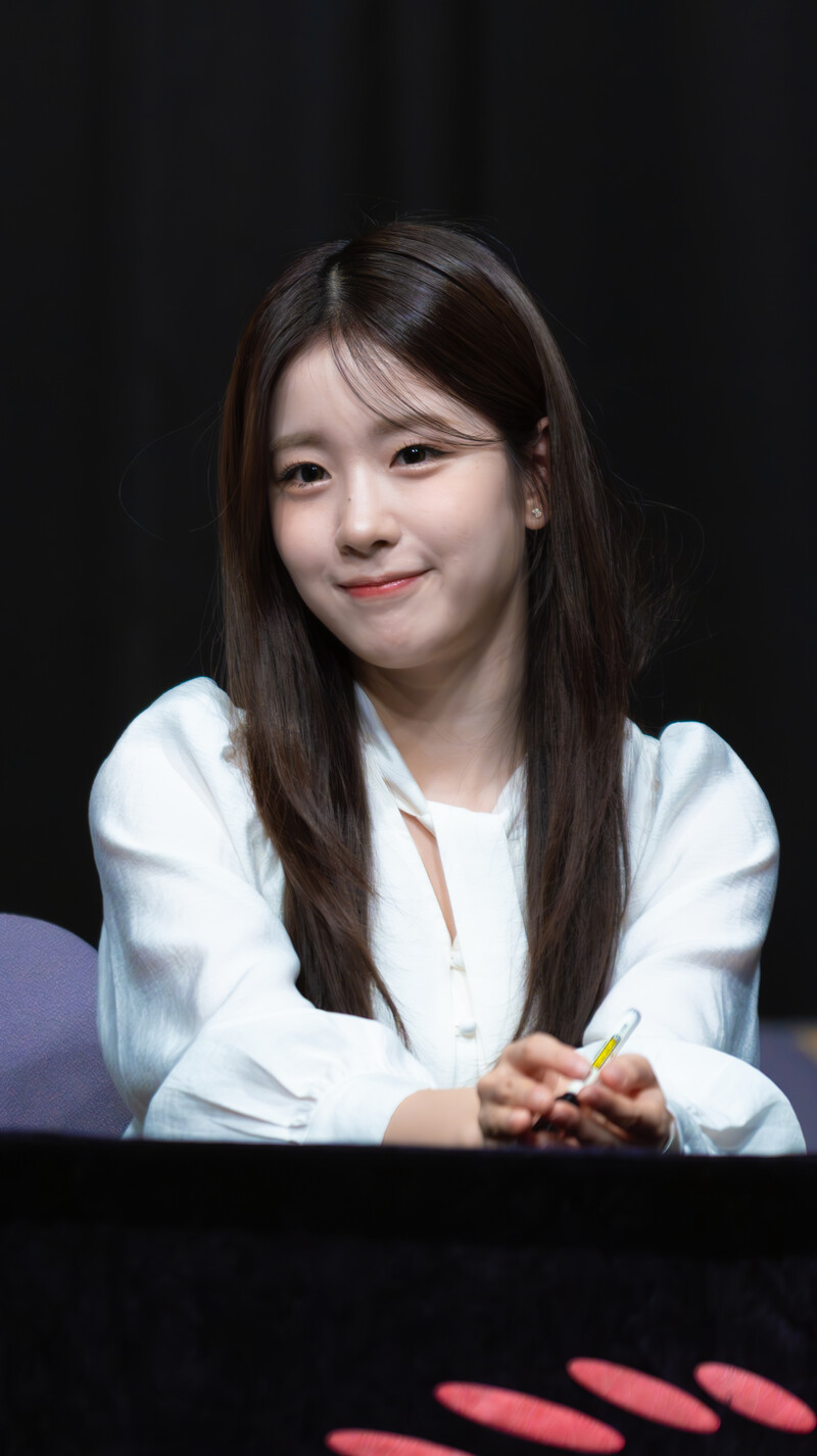 240928 WOOAH - WOOYEON at fansign event documents 18