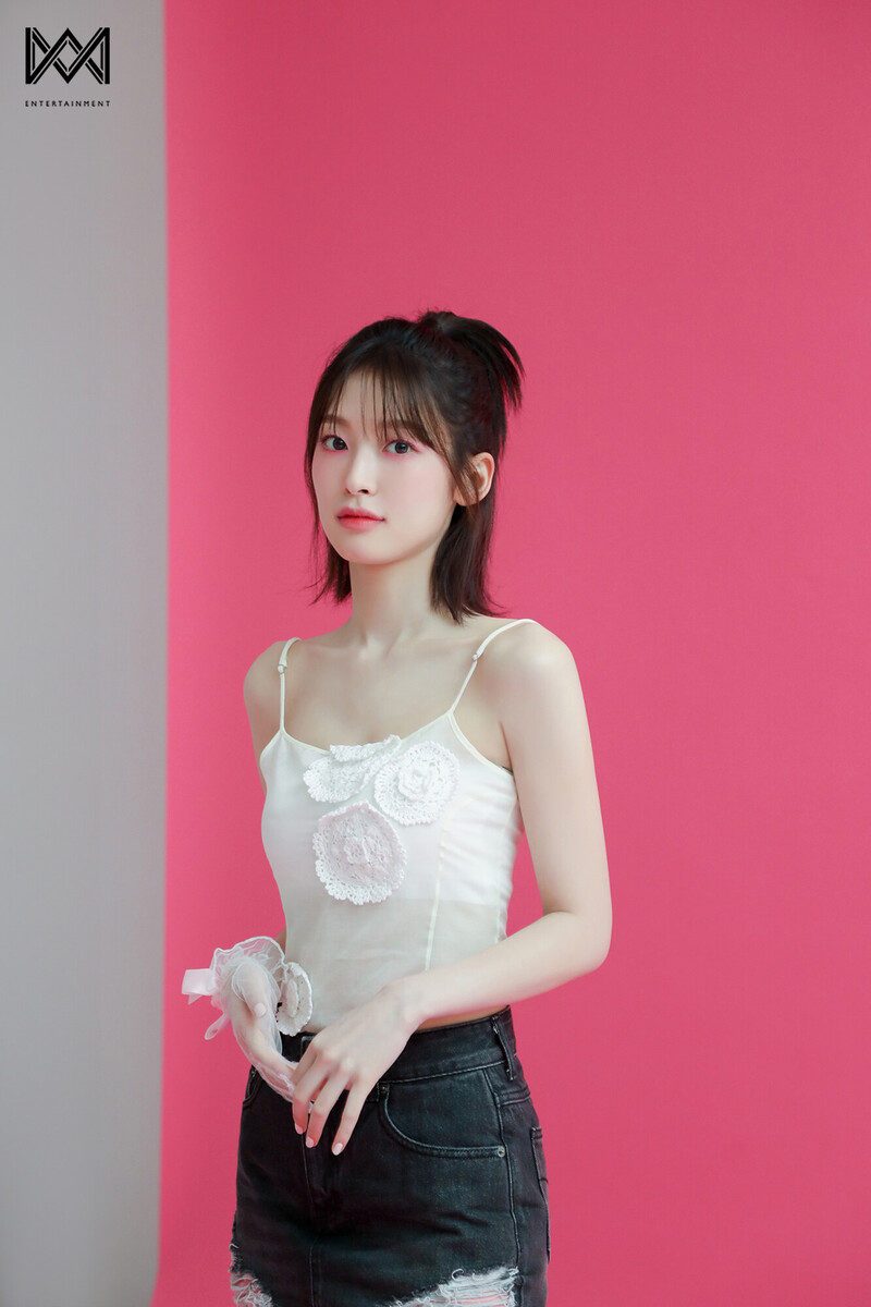 240520 WM Entertainment Naver Post with Arin - Singles Magazine Behind the Scenes documents 12