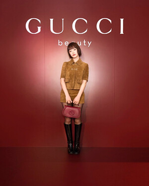 241123 - GUCCI SNS Update with HANNI