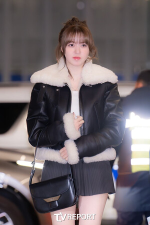 241213 Nmixx Lily at Incheon international airport