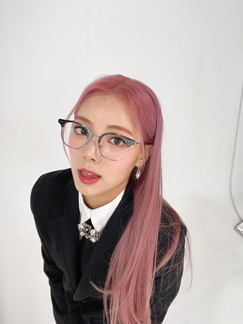 210910 Purple Kiss Twitter Update - Goeun documents 1