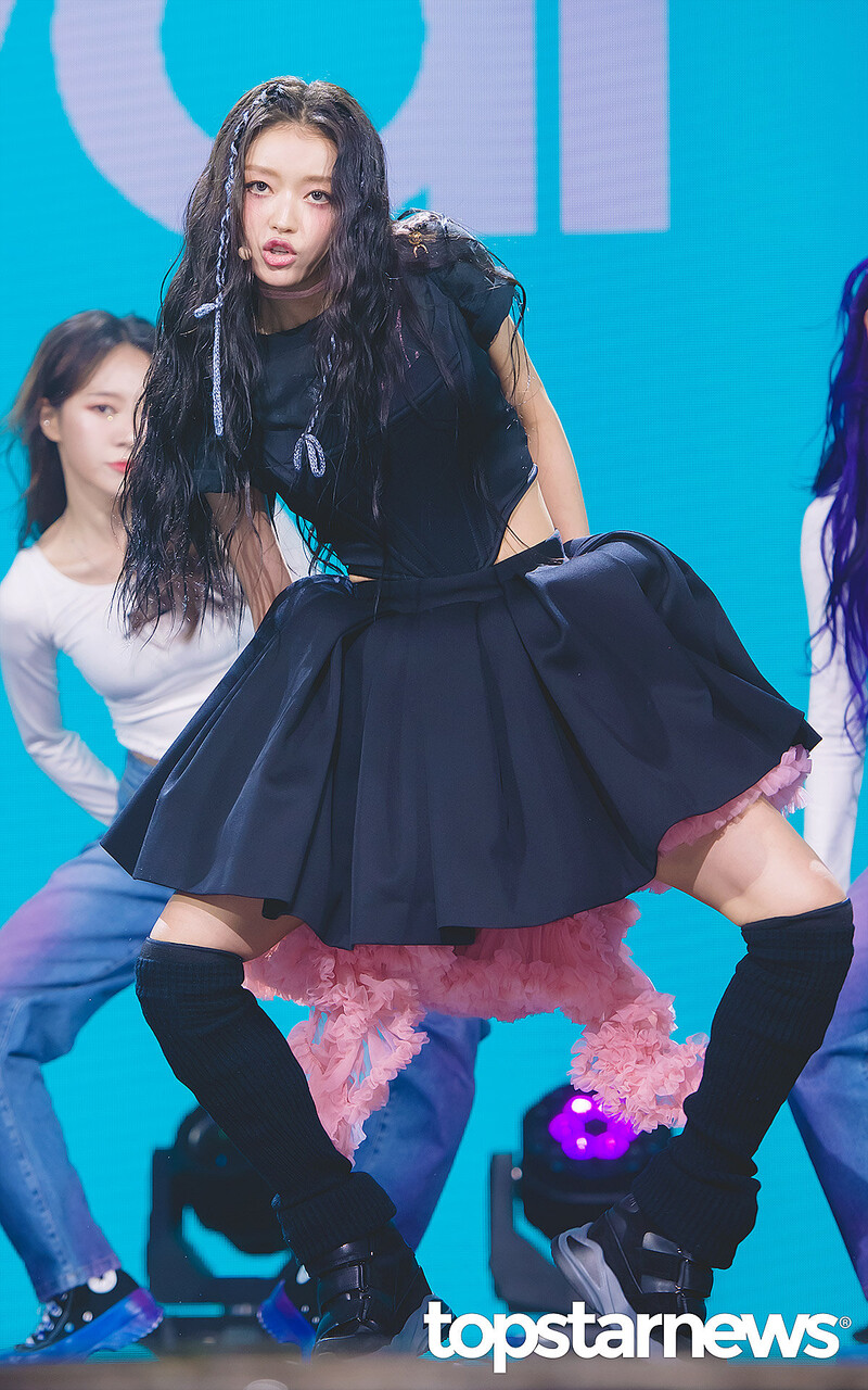 221114 OH MY GIRL Yooa 'SELFISH' Comeback Showcase documents 18