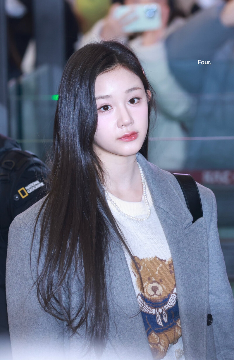 241226 BABYMONSTER Pharita at Gimpo International Airport documents 3