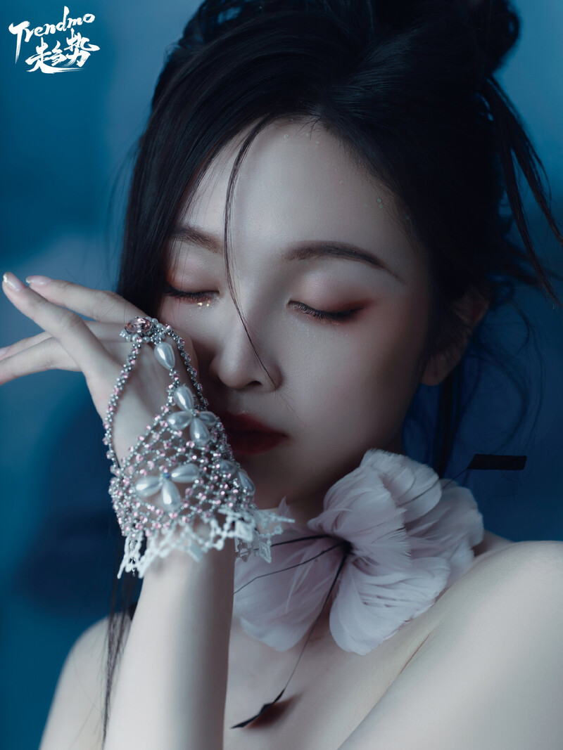 Xuan Yi for Trendmo Magazine documents 12