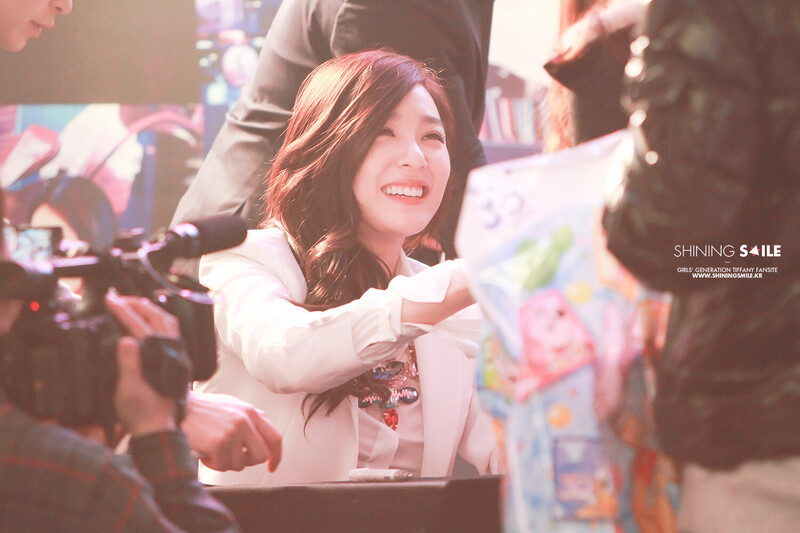 140314 Girls' Generation Tiffany at Mr. Mr. fansign documents 1