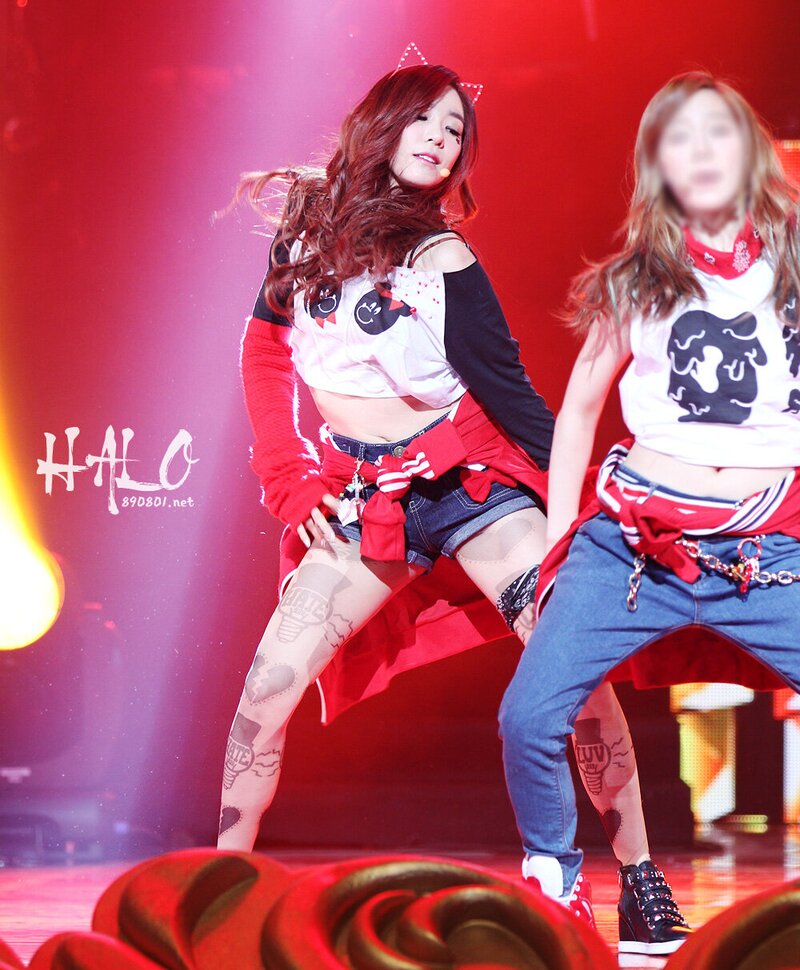 130106 Girls' Generation Tiffany at KBS Hope Concert documents 9