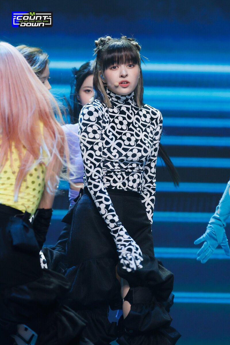 220331 NMIXX - 'TANK' at M Countdown documents 18