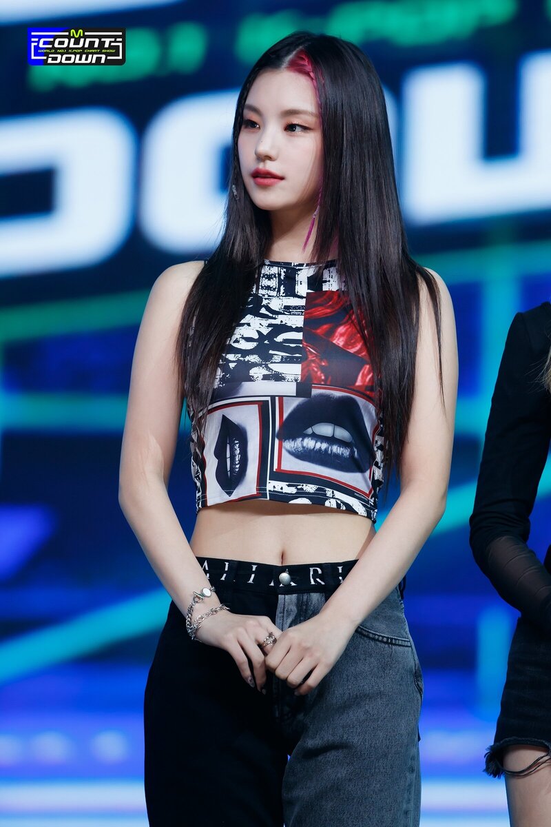 211014 ITZY - No. 1 Encore Stage at M Countdown documents 11