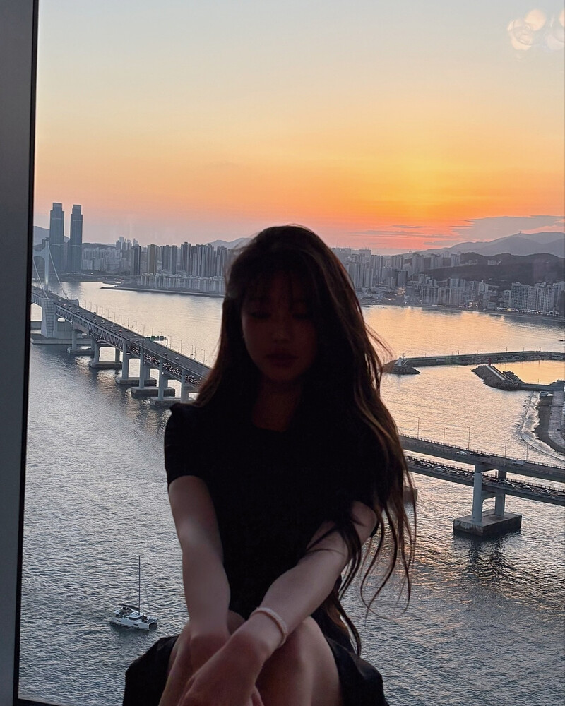 241119 WONYOUNG Instagram Update documents 14