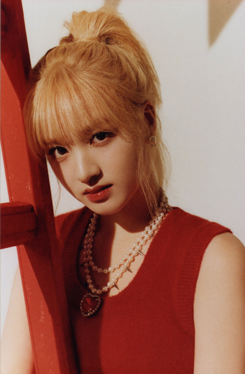 IVE - Mini Album 'I'VE MINE' (Scans) documents 3