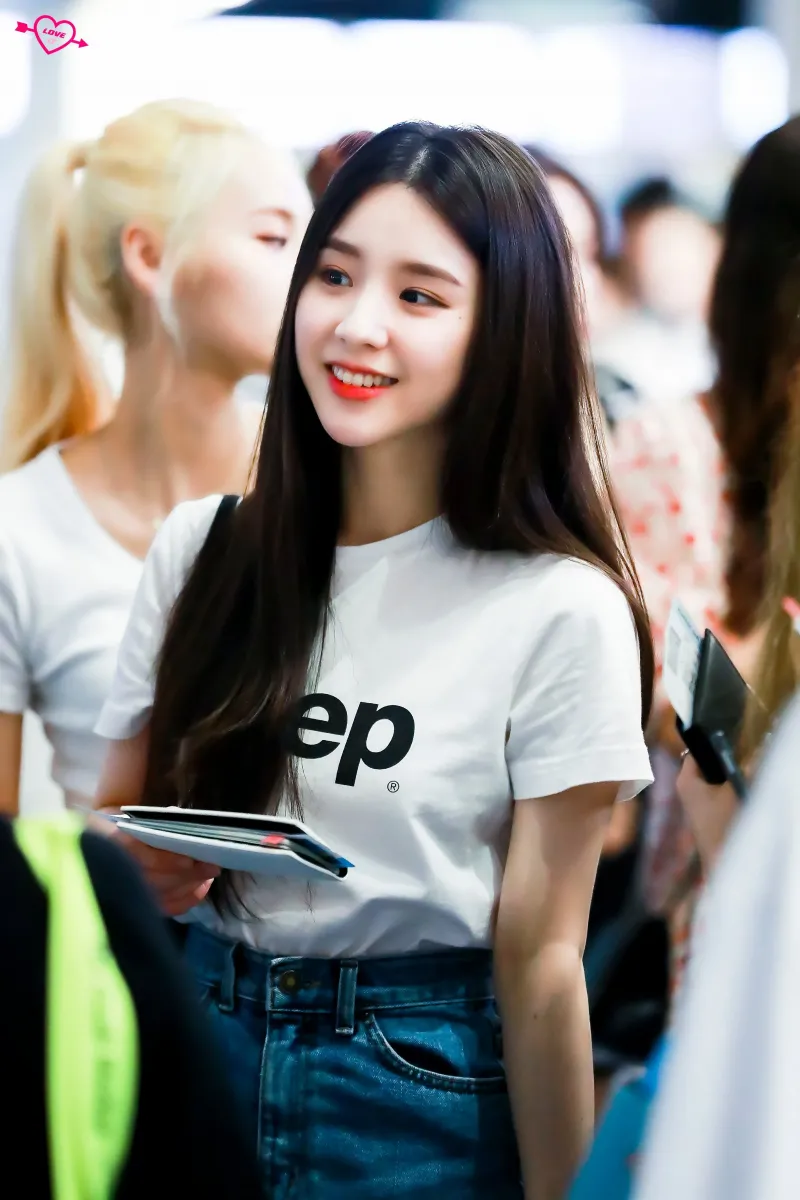 Jeon_HeeJin_com EA-r-HRU4AE7p6G  20190802.jpg