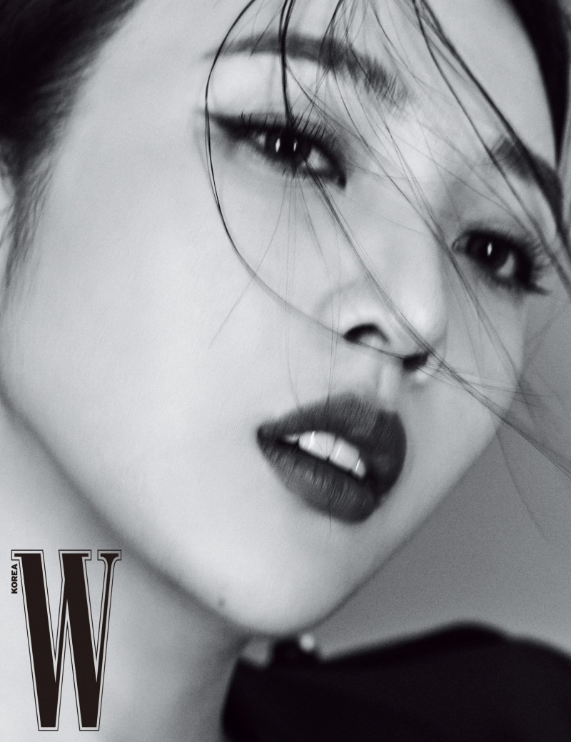 Red Velvet's Joy for W Korea Magazine April 2021 Issue documents 8