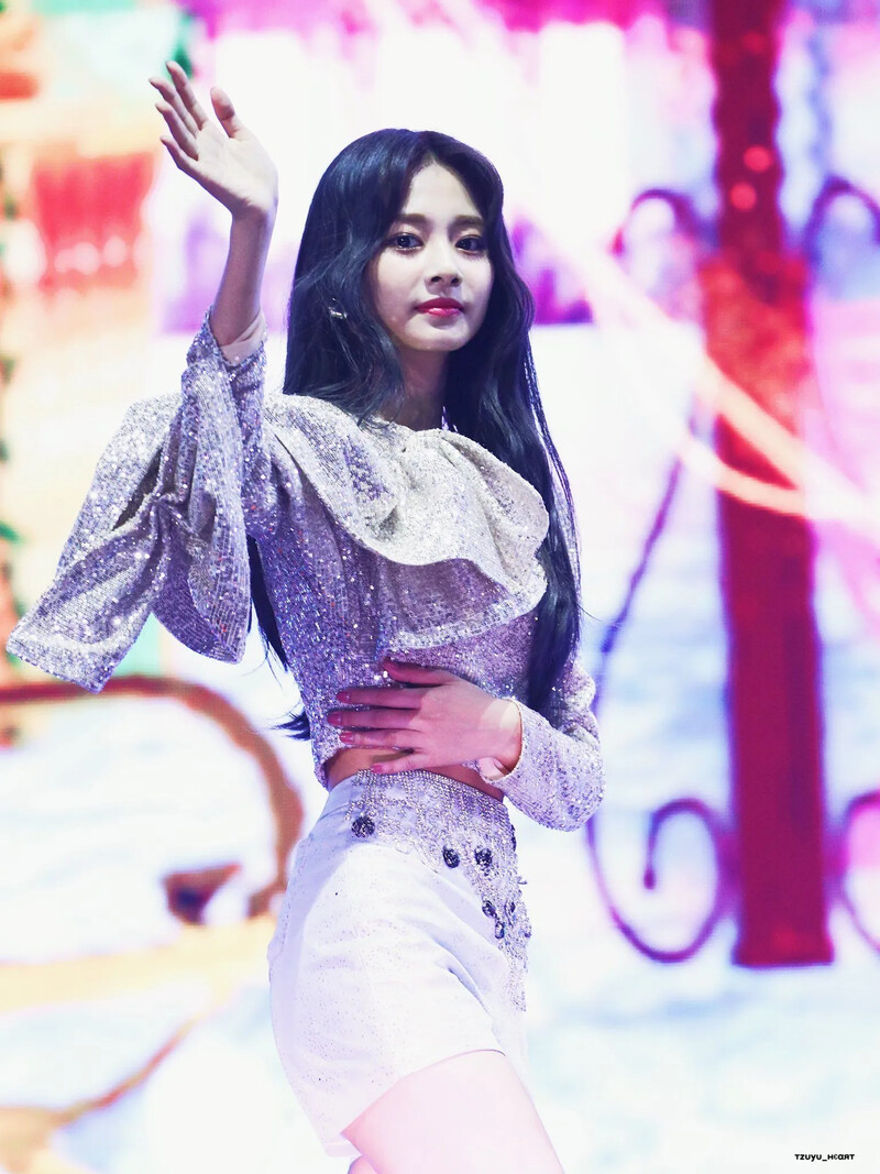 TZUYU_HEART0614-1214382125845139459-ENpaFtAUEAAeYLW.jpg