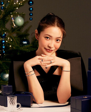 Red Velvet Yeri for Chaumet Holiday Selection 2022