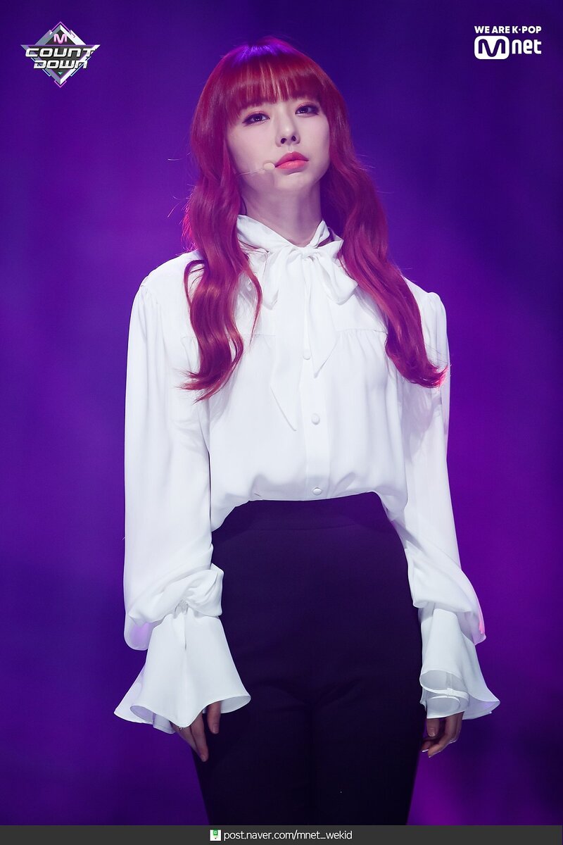 190221 LOONA - 'Butterfly' at M COUNTDOWN documents 15