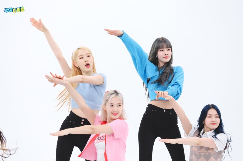 210908 MBC Naver Post - STAYC at Weekly Idol documents 7