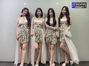 210617 Brave Girls SNS Update at M Countdown