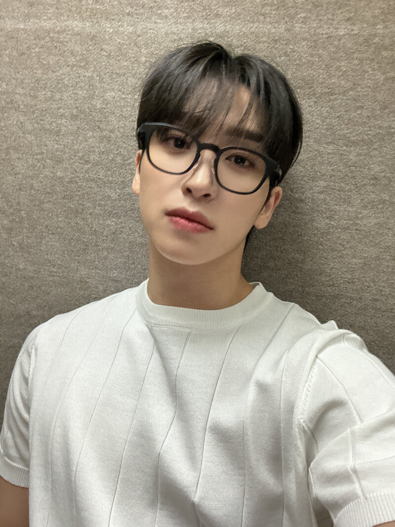 240921 - THE BOYZ Members Twitter Update with SANGYEON documents 1