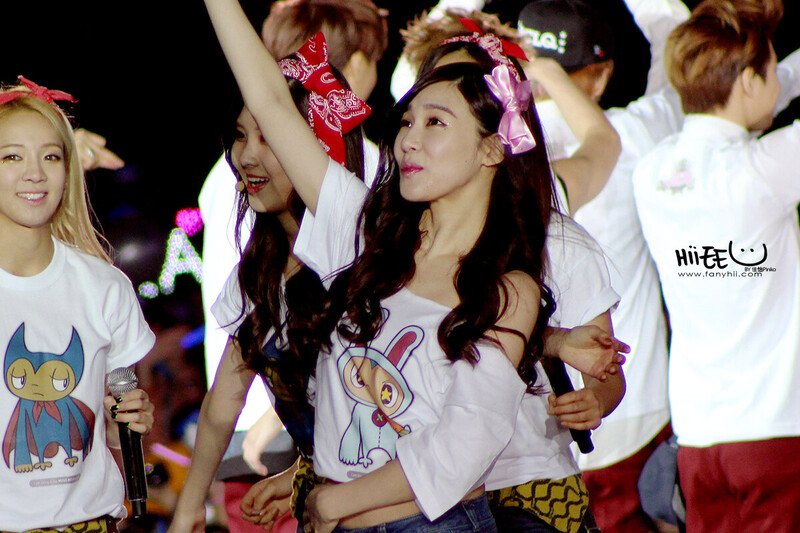 131019 Girls' Generation Tiffany at SMTOWN Concert in Beijing documents 11