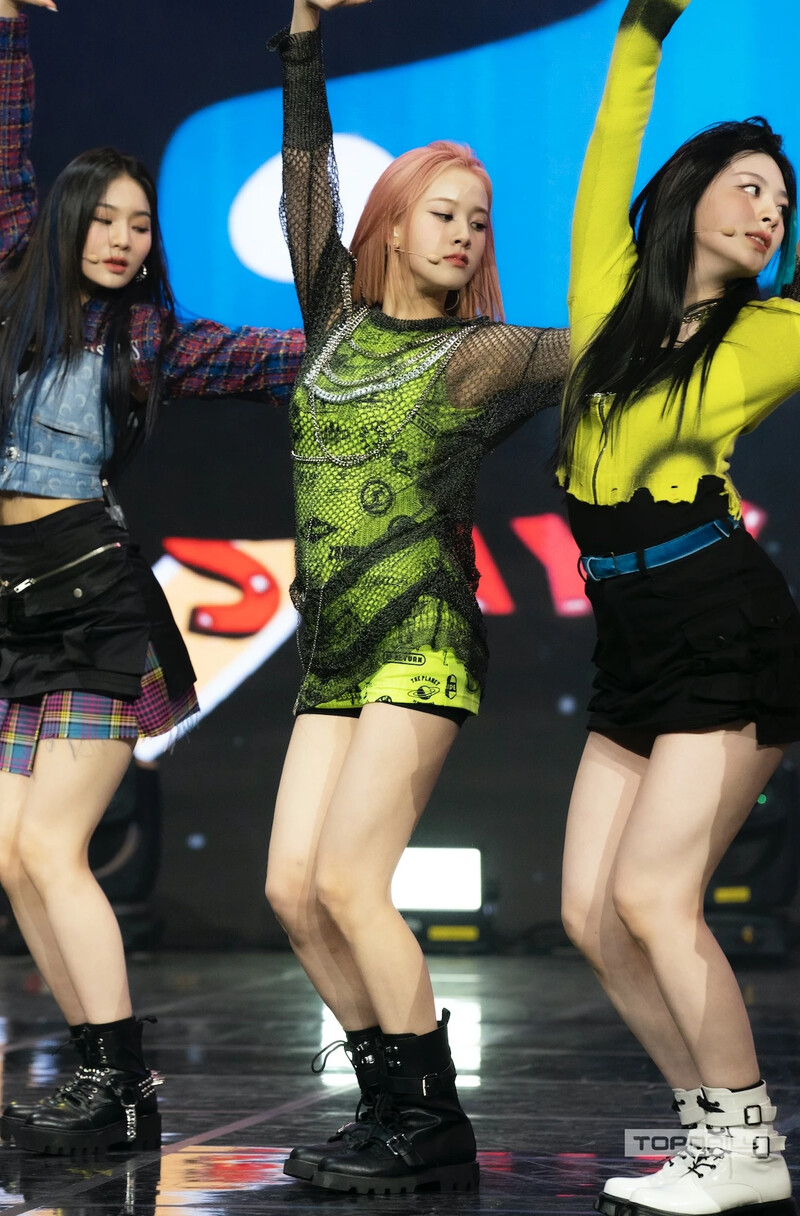 210408 STAYC J 'STAYDOM' Comeback Showcase documents 12