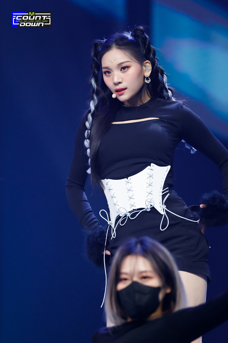 220217 VIVIZ - 'BOP BOP!' + Encore Stage at M Countdown documents 14