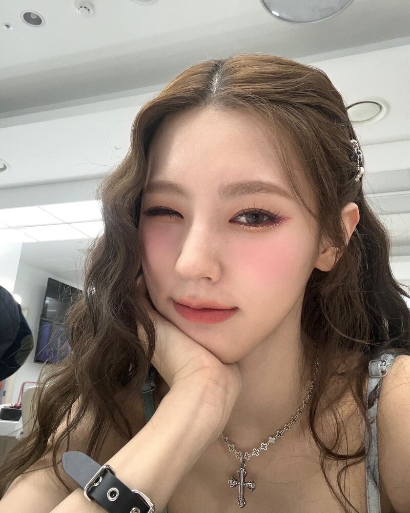 220323 (G)I-DLE Miyeon SNS Update documents 7